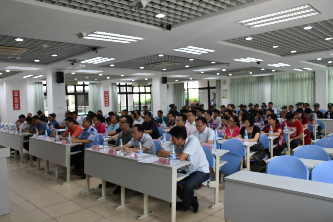 市校園反恐防暴知識培訓(xùn)及實(shí)操演習(xí)專題匯報